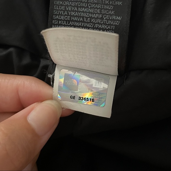 The North Face winter coat - Picture 11 of 12